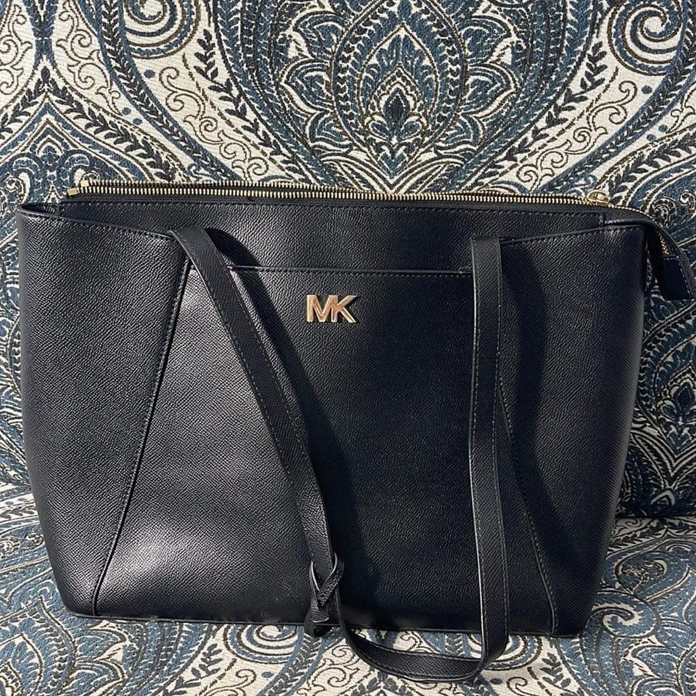 Michael Kors Bag.